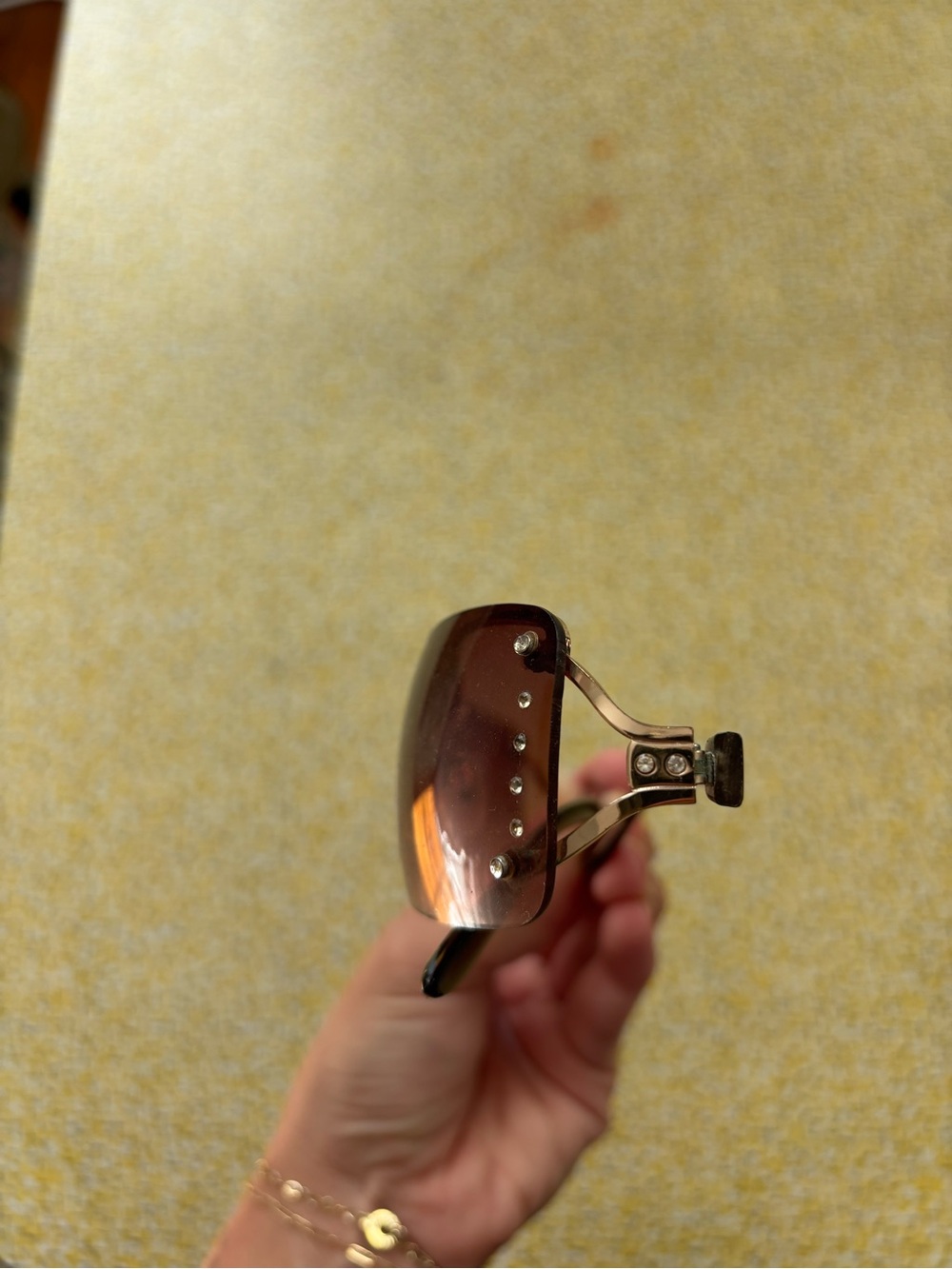 Daisy Fuentes Brown Rimless Gradient Sunglasses - Picture 2 of 4